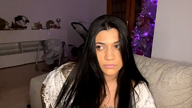 Snapshot of AlphaCasile chatting on December 17, 11:44 pm AlphaCasile online show from December 17, 11:44 pm