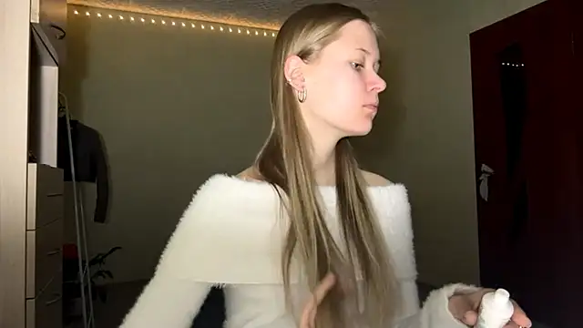 Snapshot of ZaidaSchwarten chatting on January 12, 6:07 am ZaidaSchwarten online show from January 12, 6:07 am