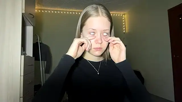 Snapshot of ZaidaSchwarten chatting on January 13, 6:08 am ZaidaSchwarten online show from January 13, 6:08 am