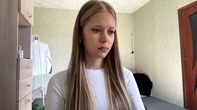 ZaidaSchwarten online show from March 23, 12:09 pm