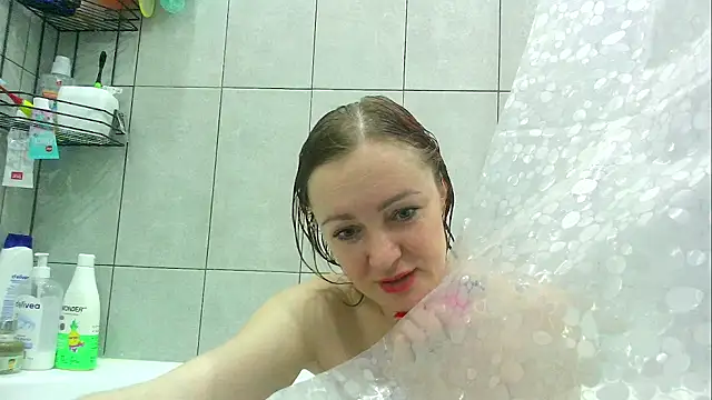 Snapshot of Oliviapussycat chatting on February 17, 7:53 pm Oliviapussycat online show from February 17, 7:53 pm