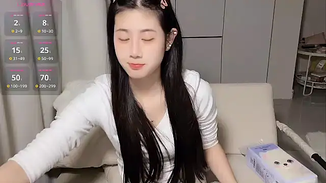 Yvonne-07 online show from May 4, 5:31 pm