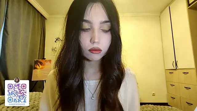 Snapshot of Qwami_Amie chatting on December 21, 6:31 am Qwami Amie online show from December 21, 6:31 am