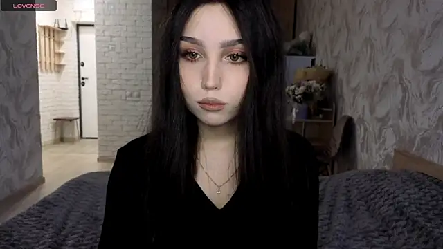 Qwami Amie online show from May 31, 5:37 am