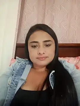 Snapshot of sara_nina chatting on December 17, 2:28 am sara nina online show from December 17, 2:28 am