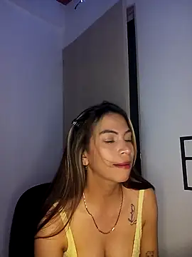 Evangeline Bonnet online show from April 27, 4:32 am