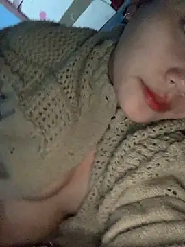 Snapshot of succuba-ba chatting on December 14, 9:36 am succuba-ba online show from December 14, 9:36 am