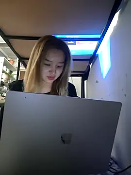 SherrylShaw online show from December 22, 5:21 pm