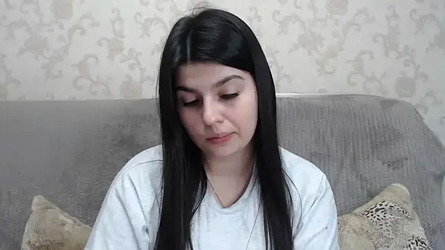 KisaModel online show from May 14, 2:46 pm