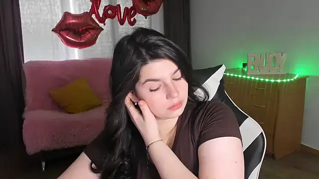 KisaModel online show from May 21, 1:12 am