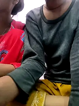 Snapshot of RV_525 chatting on December 16, 5:45 am RV 525 online show from December 16, 5:45 am