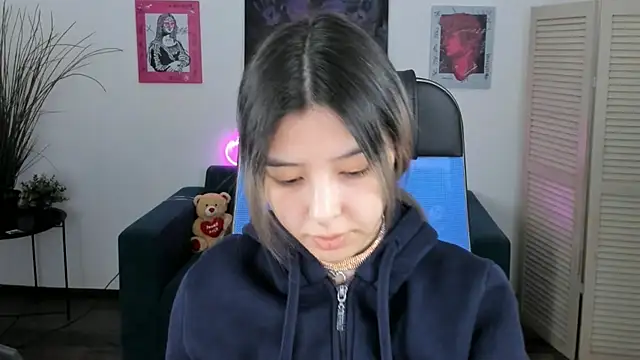 Snapshot of SirenMystiq chatting on December 17, 4:57 pm SirenMystiq online show from December 17, 4:57 pm