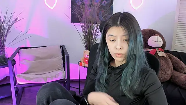 SirenMystiq online show from March 10, 7:02 am