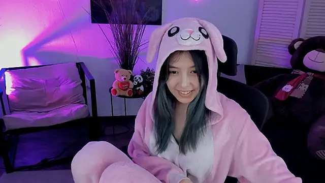 SirenMystiq online show from March 26, 7:19 pm