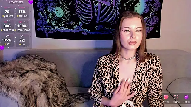 XxxCosmicBitch online show from December 17, 7:58 am