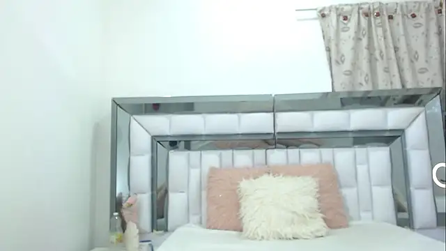 rebecagoldene online show from December 23, 9:18 am