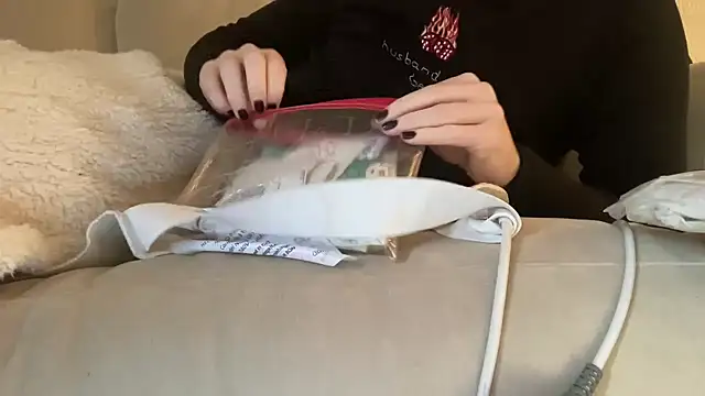 Snapshot of ijustturned18today chatting on December 15, 8:29 am ijustturned18today online show from December 15, 8:29 am