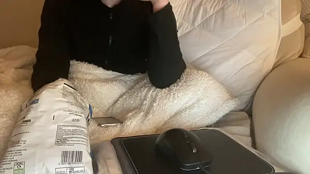 Snapshot of ijustturned18today chatting on January 13, 5:18 pm ijustturned18today online show from January 13, 5:18 pm