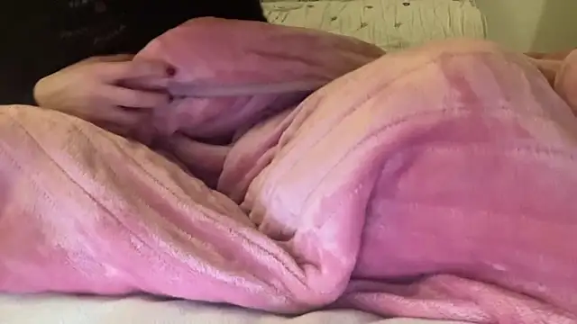 ijustturned18today online show from February 4, 8:25 pm