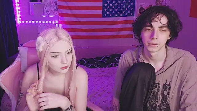 Snapshot of midnight_memories chatting on February 16, 1:13 am midnight memories online show from February 16, 1:13 am