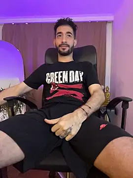  YOURHERO online show from February 22, 5:44 pm