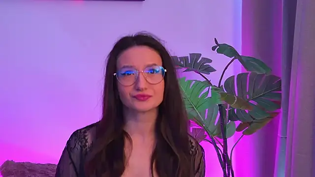 TheaMalekoo online show from March 14, 7:36 am