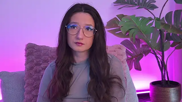 TheaMalekoo online show from April 15, 6:53 am