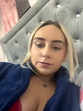 ScarletJ  online show from December 14, 5:07 pm