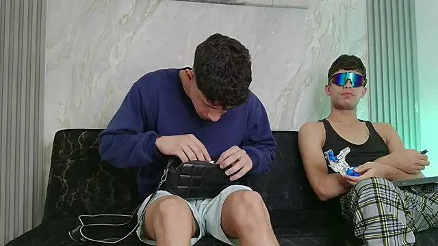 YOUNG GUYS1 online show from May 24, 7:13 am
