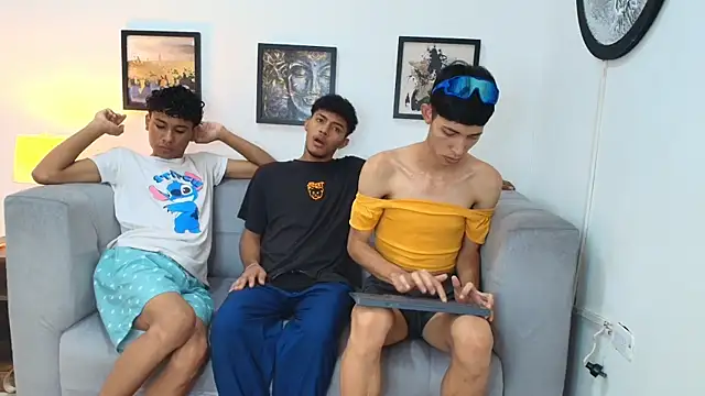 Snapshot of SWEET_RABBIT1 chatting on December 15, 7:18 pm SWEET RABBIT1 online show from December 15, 7:18 pm