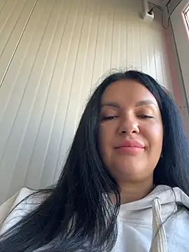 Snapshot of MeganBlueq chatting on January 7, 11:45 am MeganBlueq online show from January 7, 11:45 am