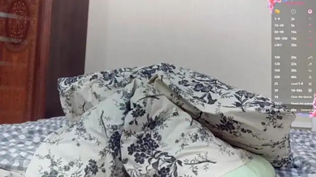 Snapshot of Shine_Luna chatting on January 8, 7:16 pm Shine Luna online show from January 8, 7:16 pm