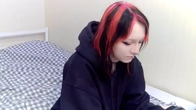 Snapshot of Shine_Luna chatting on January 31, 8:40 pm Shine Luna online show from January 31, 8:40 pm