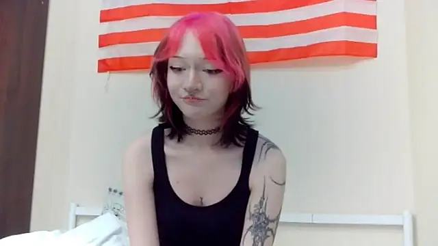 Snapshot of Shine_Luna chatting on February 22, 8:07 pm Shine Luna online show from February 22, 8:07 pm