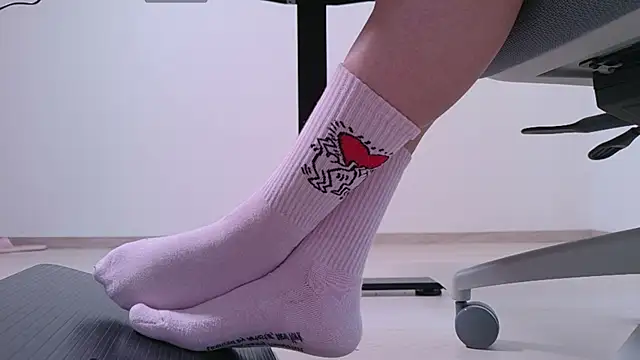 Feetbeth online show from May 18, 9:42 pm