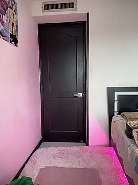 Snapshot of Annyhathatway chatting on January 10, 9:30 pm Annyhathatway online show from January 10, 9:30 pm