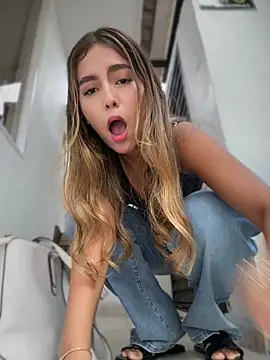 Valeria-escobar online show from May 24, 12:32 pm