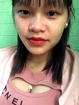 Snapshot of Pege-nii chatting on January 8, 5:32 am Pege-nii online show from January 8, 5:32 am