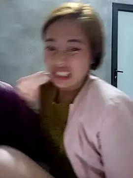 Snapshot of little-effy chatting on December 15, 5:17 pm little-effy online show from December 15, 5:17 pm