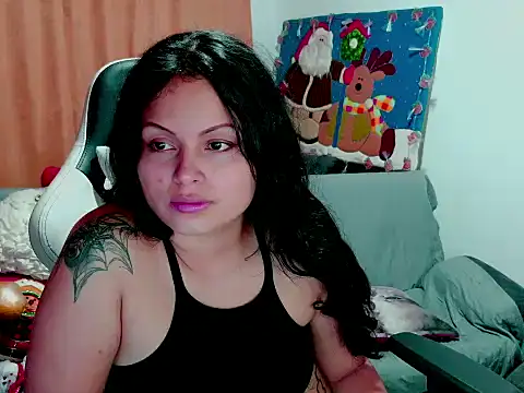 Snapshot of milk_hot_mafe chatting on December 14, 3:45 am milk hot mafe online show from December 14, 3:45 am