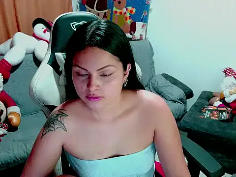 Snapshot of milk_hot_mafe chatting on December 19, 3:57 am milk hot mafe online show from December 19, 3:57 am