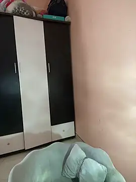 Snapshot of Bae1103_ chatting on December 14, 3:01 am Bae1103 online show from December 14, 3:01 am