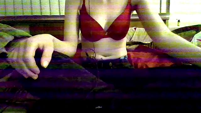 jennyxoxo22 online show from December 19, 5:25 am