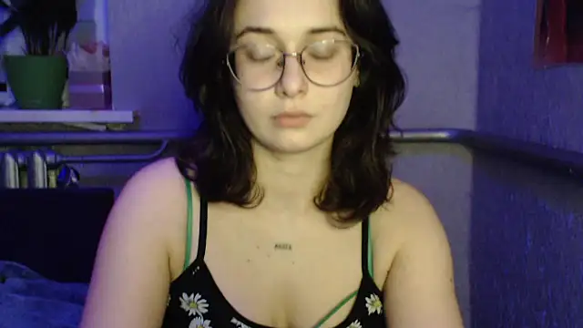 Snapshot of Angelik5371 chatting on February 5, 6:34 pm Angelik5371 online show from February 5, 6:34 pm