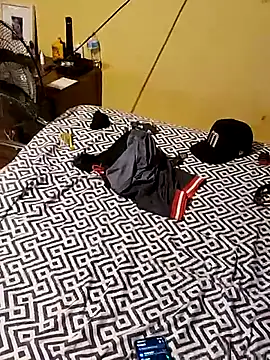 Snapshot of Roberto772 chatting on February 27, 4:51 pm Roberto772 online show from February 27, 4:51 pm