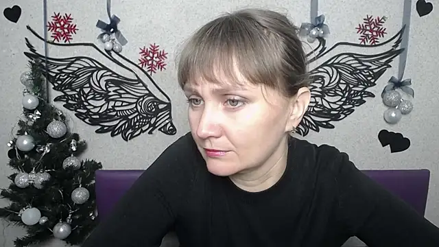 Snapshot of KellyClar chatting on December 16, 6:07 am KellyClar online show from December 16, 6:07 am