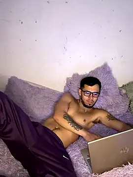 Snapshot of DavidNyx chatting on January 14, 3:28 pm DavidNyx online show from January 14, 3:28 pm