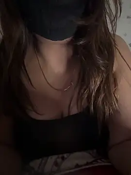 Snapshot of butterflyslay chatting on December 15, 7:56 am butterflyslay online show from December 15, 7:56 am