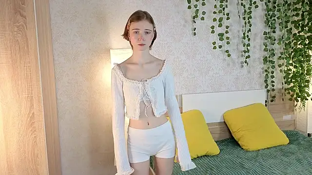 ViollaBloom online show from December 15, 1:43 am