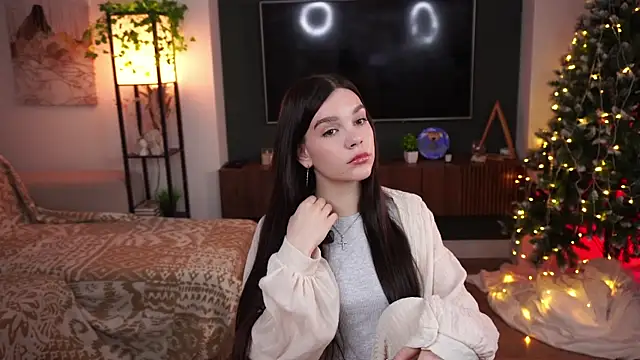 CarolynnDepetris online show from December 16, 7:46 am